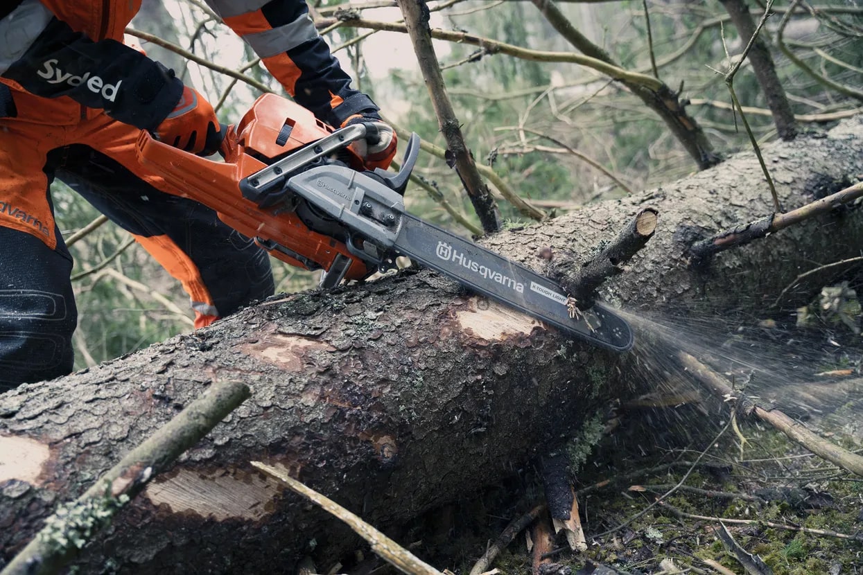 HUSQVARNA 572 XP® Chainsaws – Dixie Auto Parts