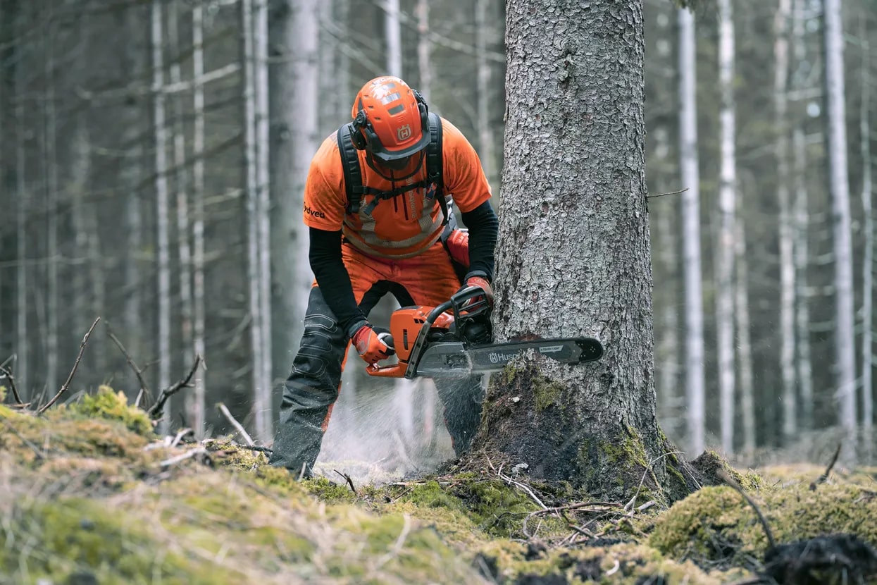HUSQVARNA 572 XP® Chainsaws – Dixie Auto Parts